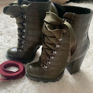 Schutz, Green boots, Size 5